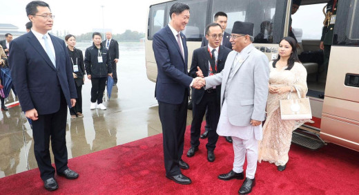 प्रधानमन्त्री दाहाल चीनको हाङझाउमा, चिनियाँ राष्ट्रपति सीसँग भेटवार्ताको तयारी